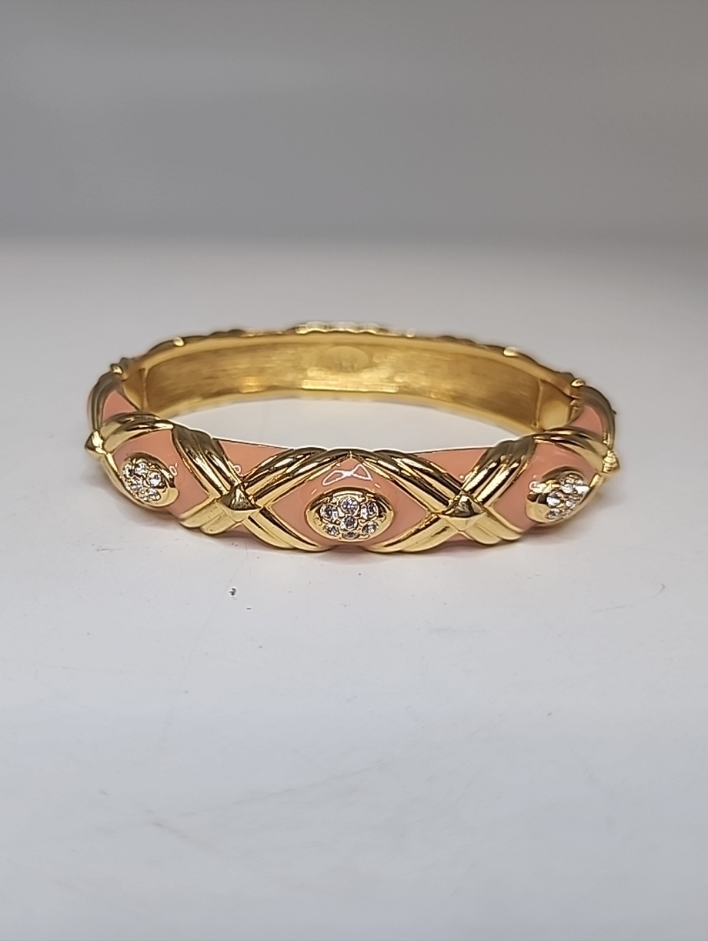 VTG Joan Rivers Swarovski Crystal Peach Enamel Hinged Signed Bangle Bracelet